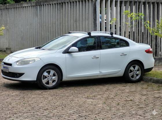 RENAULT FLUENCE 2.0 DYNAMIQUE 16V FLEX 4P AUTOMÁTICO